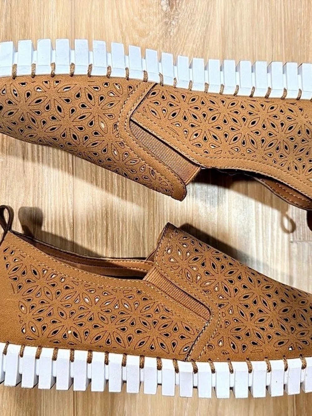 Very G Nova Slip-On Sneaker Brown